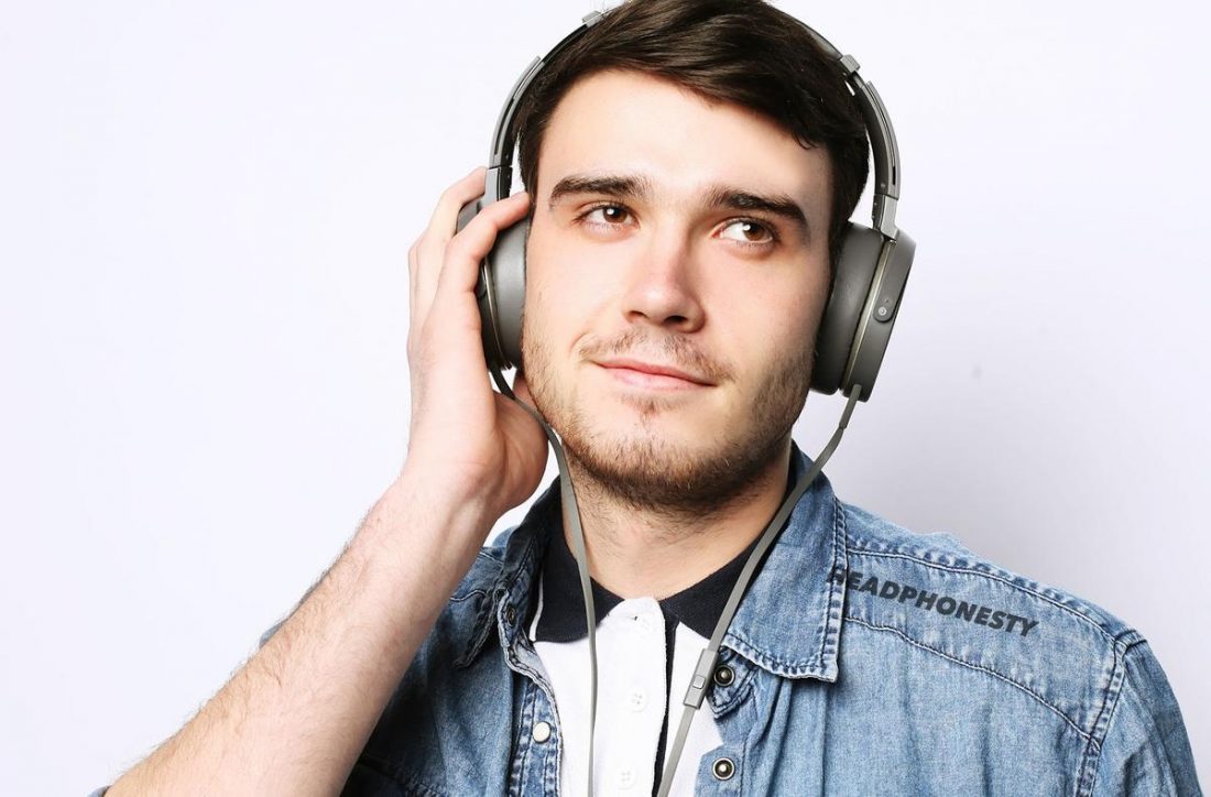 How to Wear Headphones Correctly for Optimum Comfort and Function - 1