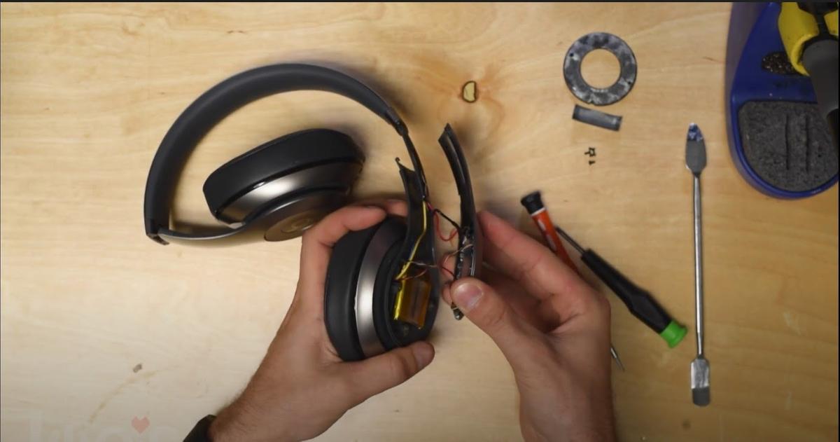 How to Open Your Beats Headphones Breaking Them -