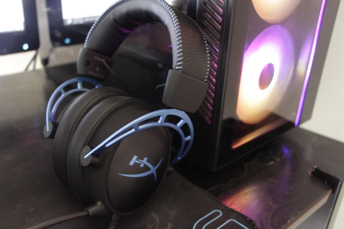 Gaming Review Hyperx Cloud Alpha S Separate From The Pack Headphonesty