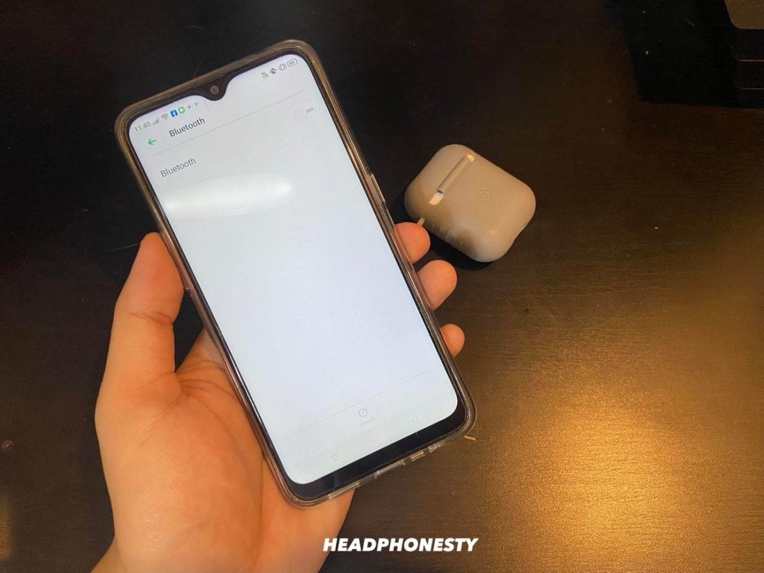 What Does the Button on the AirPods Case Do  Here s How It Works - 25