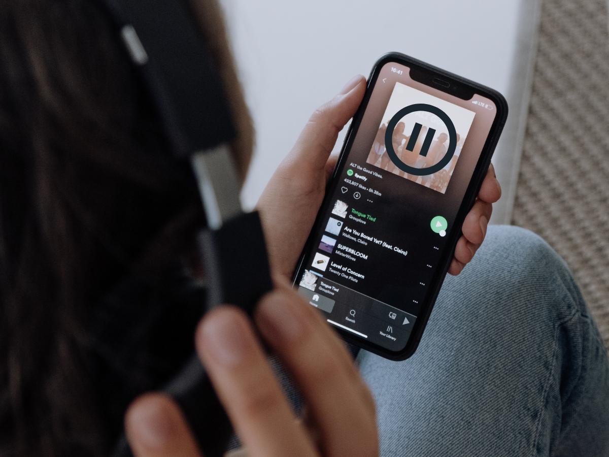 Spotify Keeps Pausing 