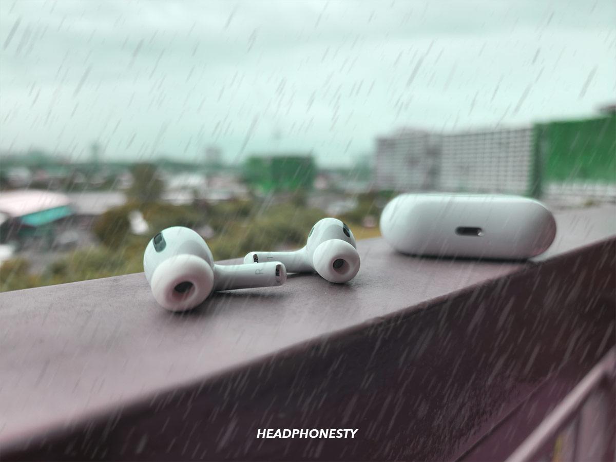 How Waterproof Are AirPods? Everything to Know - Headphonesty