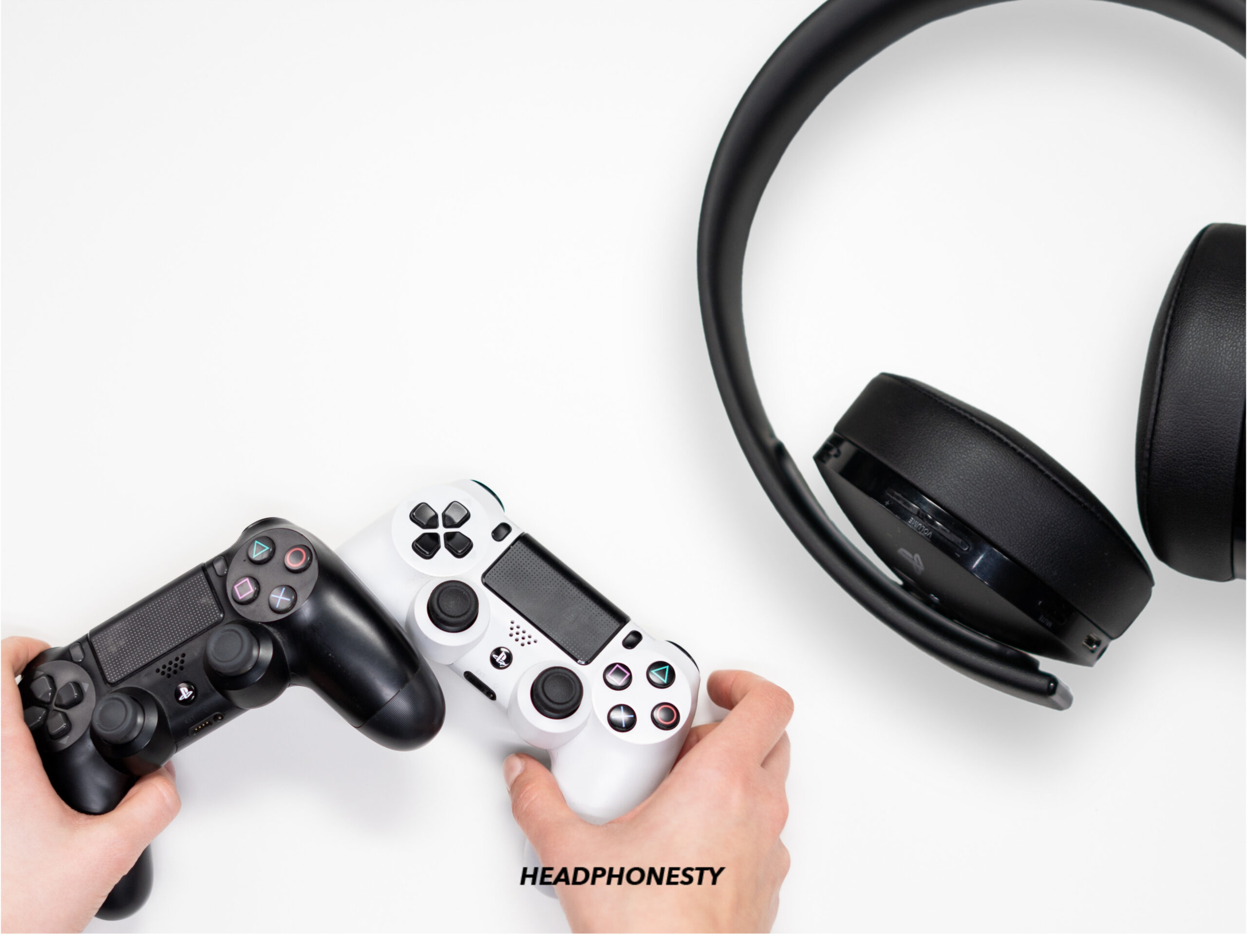 How to connect any type of headphones to the PS4 