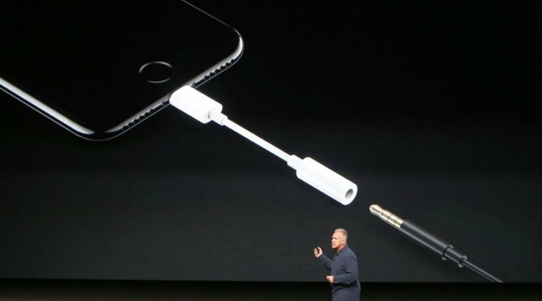 Apple announcing the loss of headphone jack in 2016. (From: ABCNews)