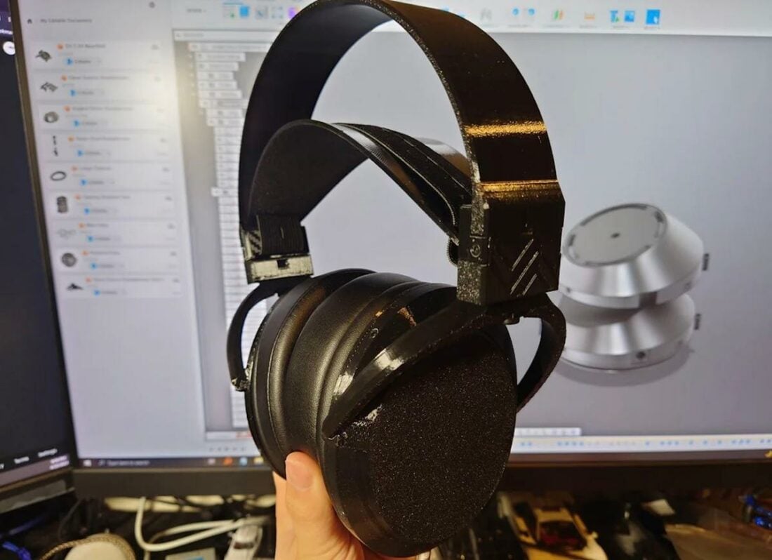 Close look at Armored_Soul's headphones with angled drivers (From: Reddit)